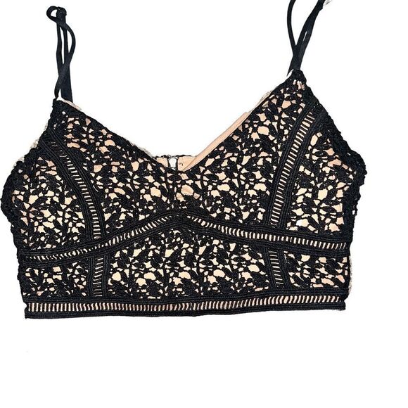 Small 2 piece Set Kendall & Kylie Collection Black Lace Cropped Top & Mini Skirt - Picture 4 of 10